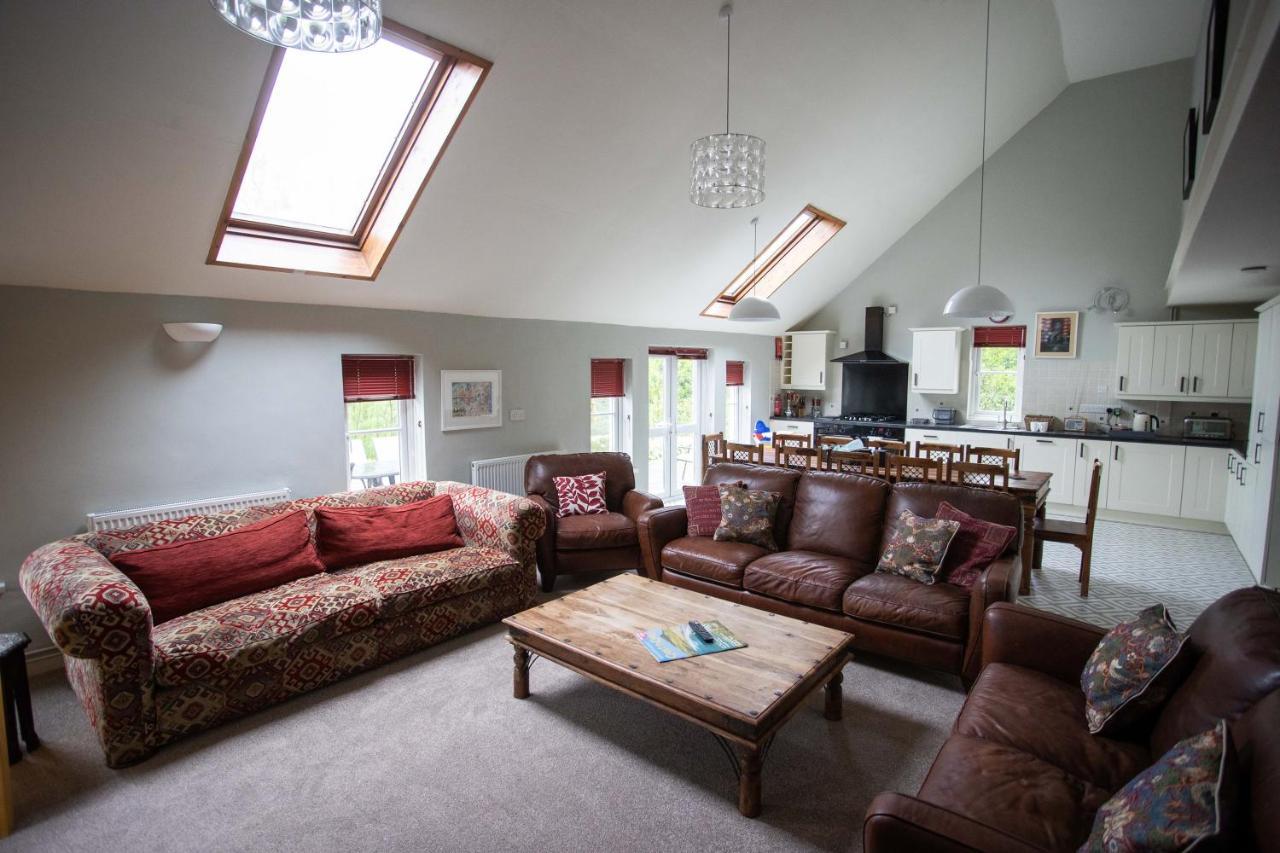 Wellstone Cottages - Honey Coach House Llanfyrnach 외부 사진