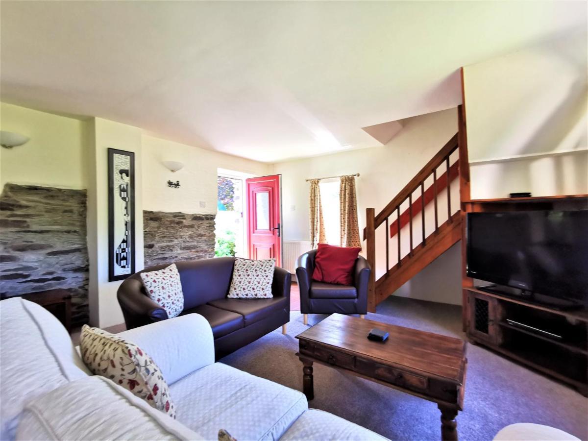 Wellstone Cottages - Honey Coach House Llanfyrnach 외부 사진